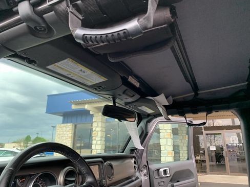 Used 2020 Jeep Wrangler Sport AWD/4WD image 24