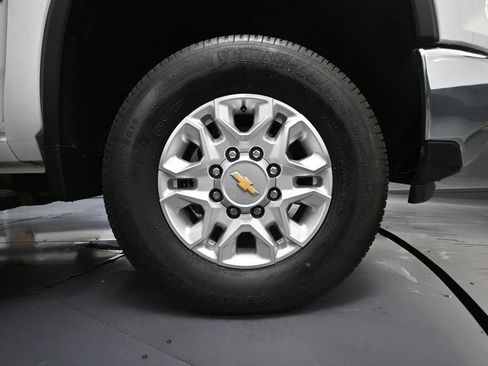 Used 2025 Chevrolet Silverado 2500 LT AWD/4WD image 18