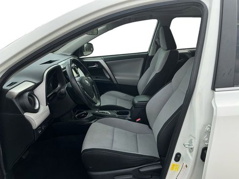 Used 2018 Toyota RAV4 XLE image 14