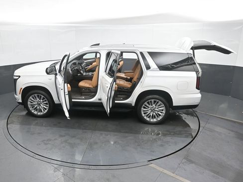 Used 2025 Cadillac Escalade Premium Luxury w/ LPO, Floor Liner Package image 57