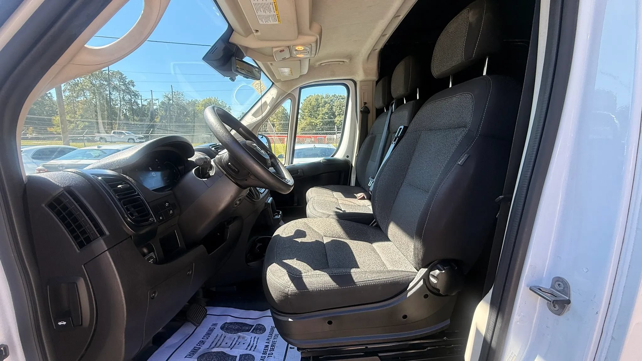Used 2022 RAM ProMaster 2500 w/ Convenience Group FWD image 9