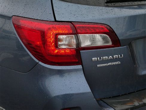 Used 2017 Subaru Outback 2.5i Premium image 17