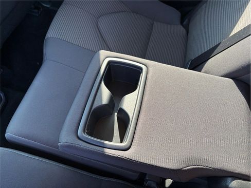 Used 2022 Toyota Highlander LE image 34