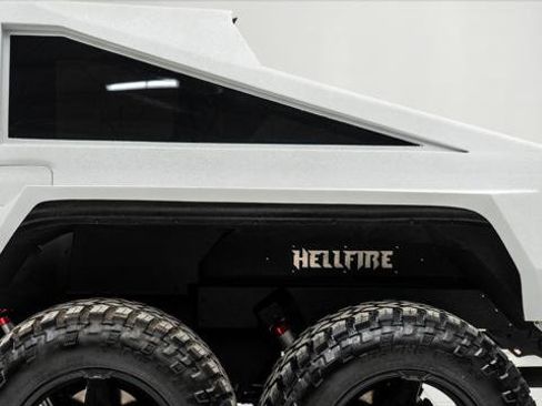 Used 2025 Jeep Gladiator Sport image 24