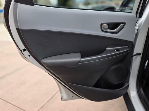 Used 2019 Hyundai Kona Limited image 28