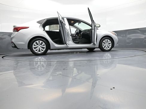 Certified 2021 Hyundai Accent SE FWD image 47