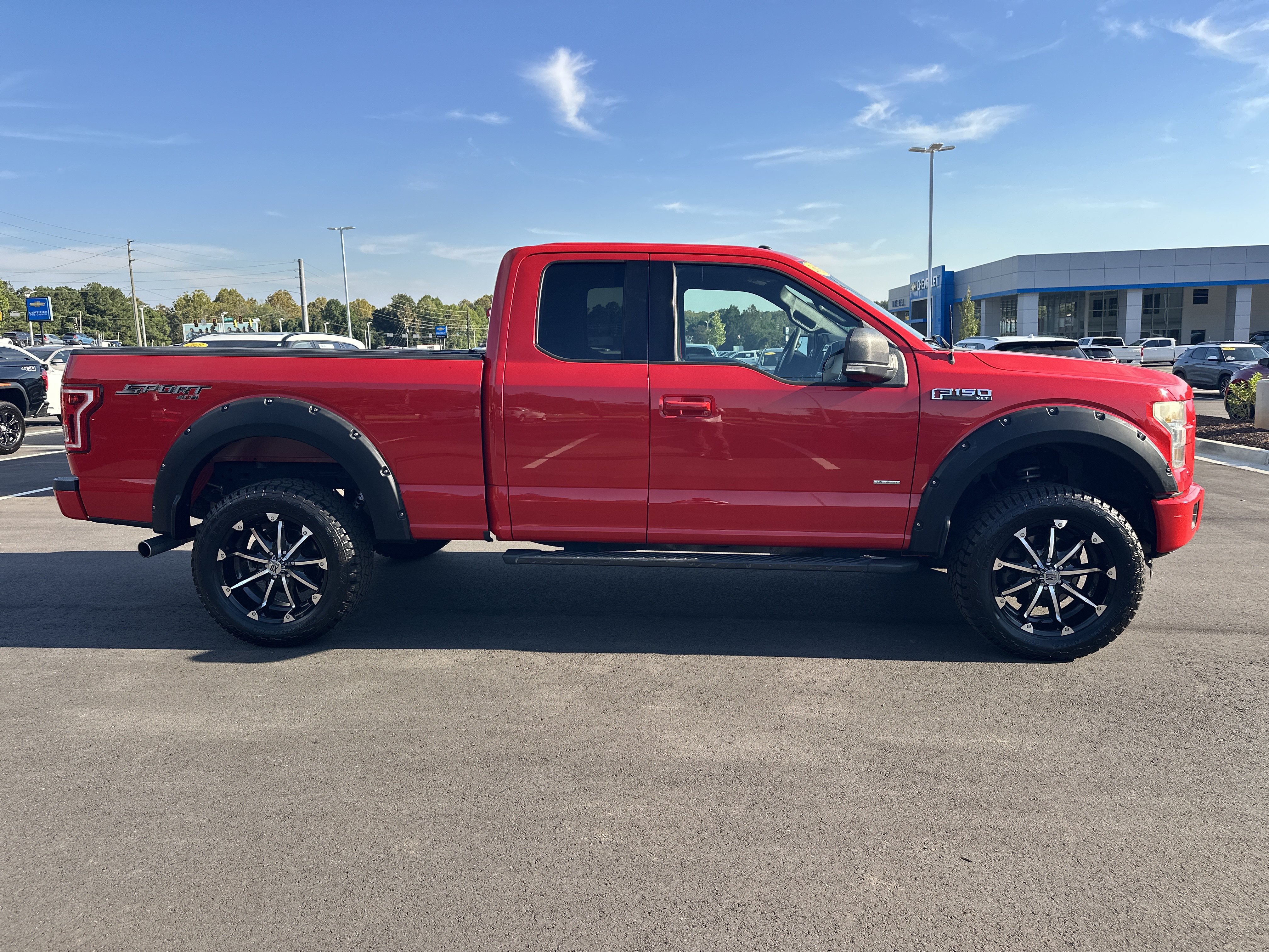 Used 2015 Ford F150 XLT w/ Equipment Group 302A Luxury AWD/4WD image 9