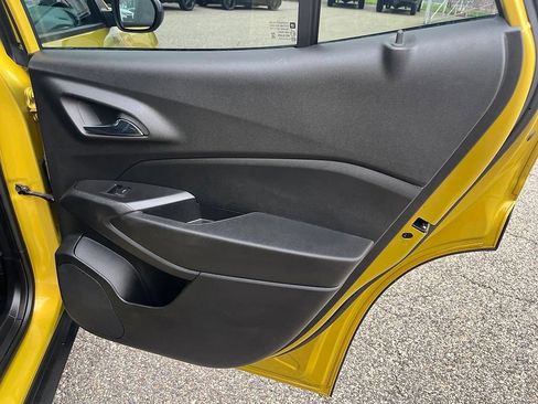 Certified 2024 Chevrolet Trax RS w/ Sunroof Package FWD image 42