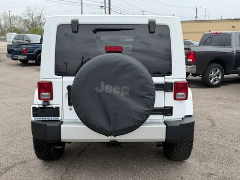 Used 2015 Jeep Wrangler Unlimited Sahara w/ Connectivity Group image 4