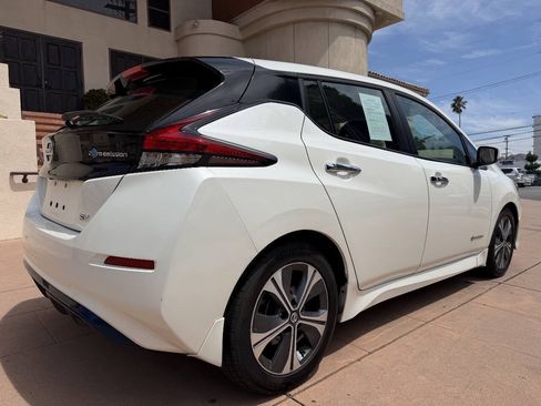 Used 2018 Nissan Leaf SV w/ SV All Weather Package FWD image 4
