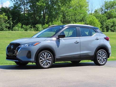 Used 2024 Nissan Kicks SV FWD image 8