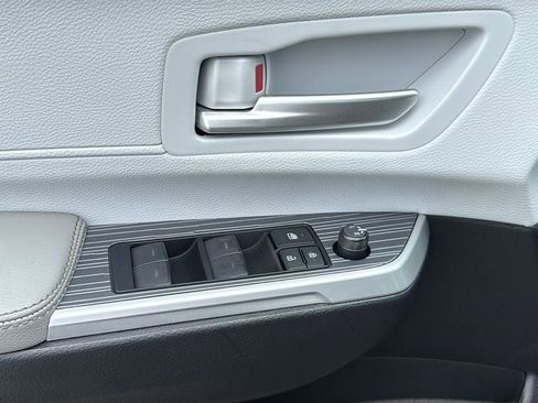 New 2026 Toyota Sienna XLE FWD image 13