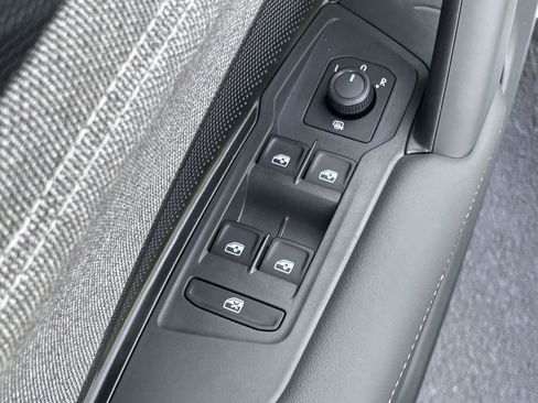 New 2026 Volkswagen Tiguan S FWD image 15