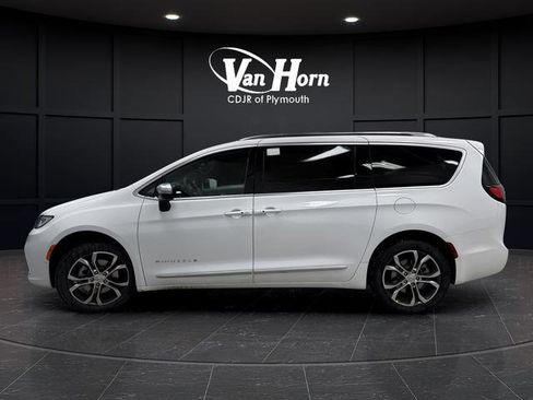 New 2026 Chrysler Pacifica Pinnacle w/ Trailer Tow Group image 14