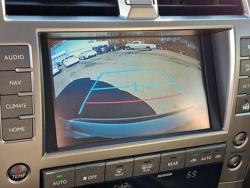 Used 2015 Lexus GX 460 image 25