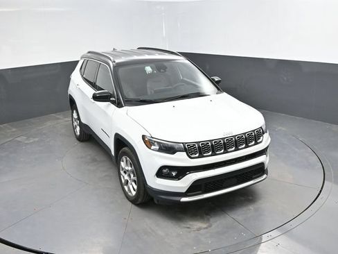 Used 2025 Jeep Compass Limited AWD/4WD image 38