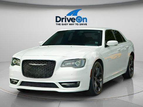 Used 2021 Chrysler 300 Touring L image 17