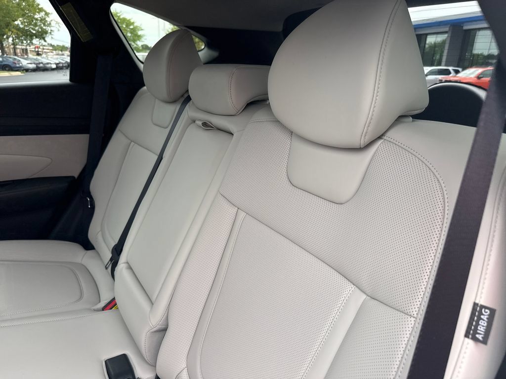 Certified 2025 Hyundai Tucson SEL AWD/4WD image 19