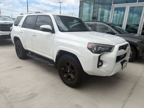 Used 2021 Toyota 4Runner SR5 Premium w/ Moonroof Package RWD image 3
