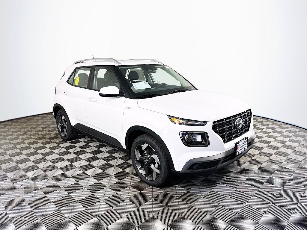 Used 2025 Hyundai Venue SEL FWD image 10