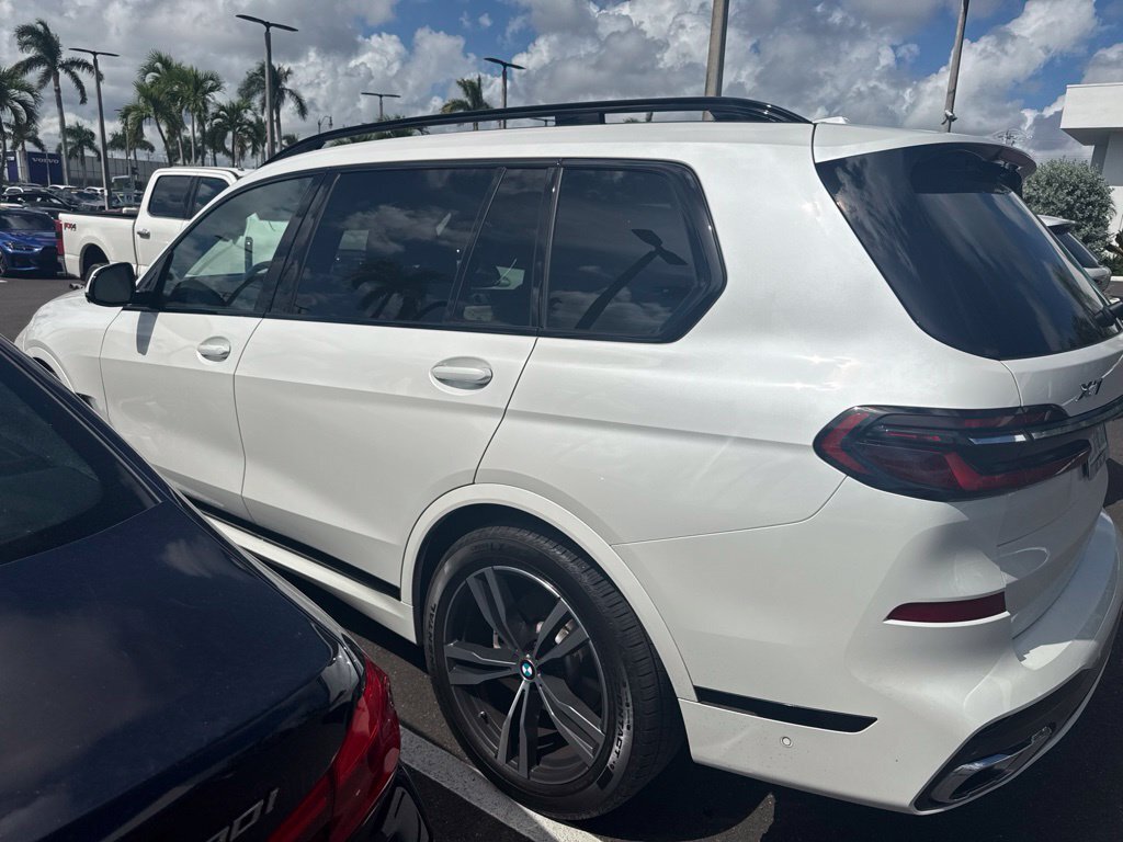 Used 2025 BMW X7 xDrive40i w/ Executive Package AWD/4WD image 6