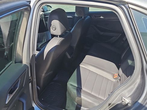 Used 2021 Volkswagen Jetta SE FWD image 12