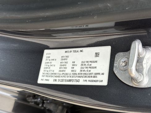Used 2021 Tesla Model 3 Standard Range Plus RWD image 25