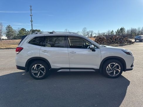 Used 2024 Subaru Forester Touring w/ Convenience Package image 5