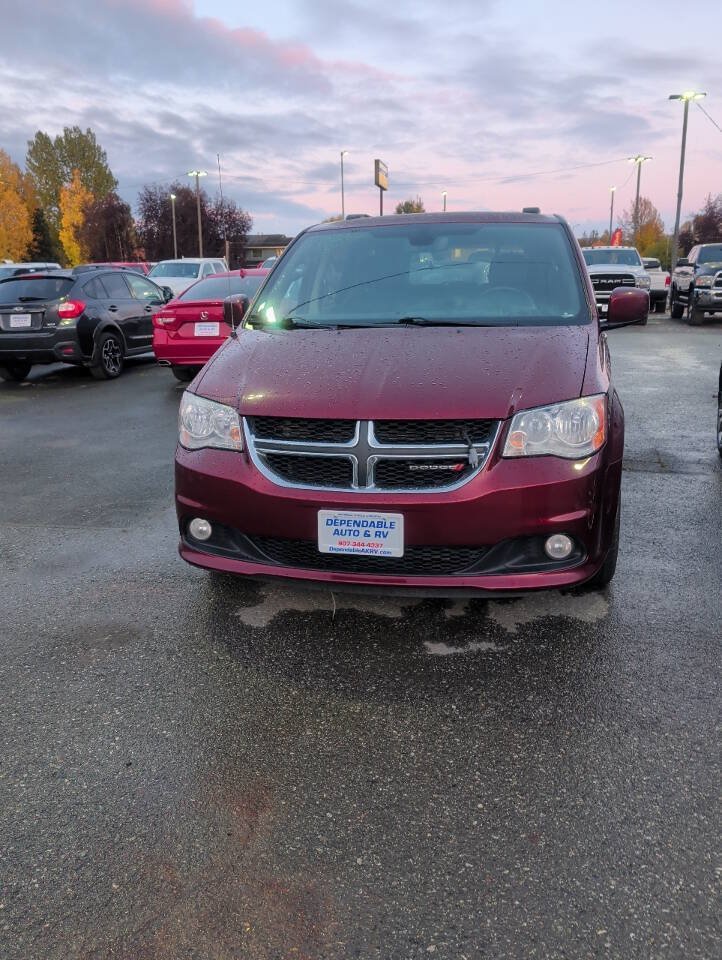 Used 2019 Dodge Grand Caravan SXT FWD image 1