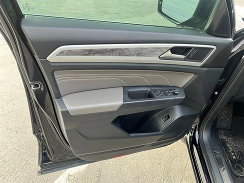 Used 2021 Volkswagen Atlas Cross Sport SE w/ Panoramic Sunroof Package image 20