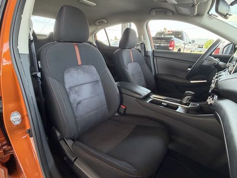 Used 2025 Nissan Sentra SR FWD image 22