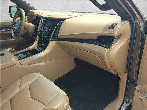 Used 2020 Cadillac Escalade ESV Platinum AWD/4WD image 21