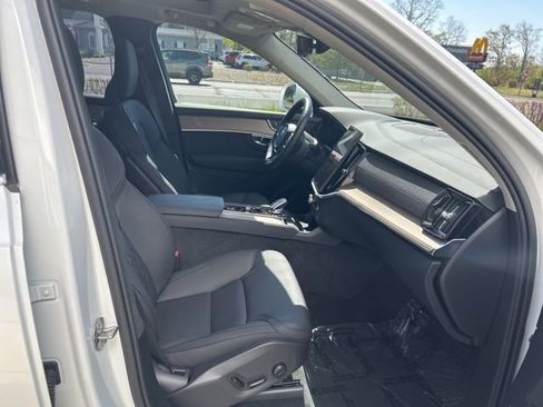 Used 2025 Volvo XC90 B5 Plus AWD/4WD image 15