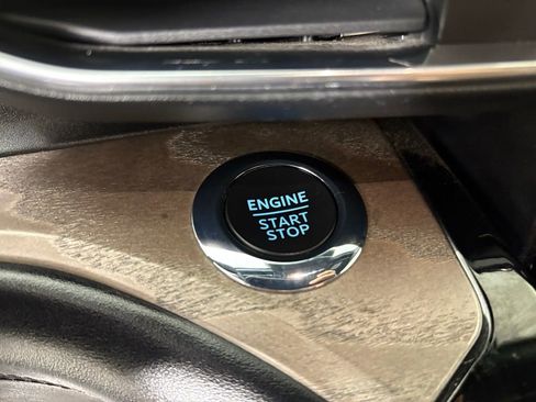 Used 2022 Ford Explorer Platinum w/ Premium Technology Package image 27