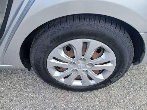 Used 2010 Kia Forte LX w/ Convenience Pkg FWD image 14