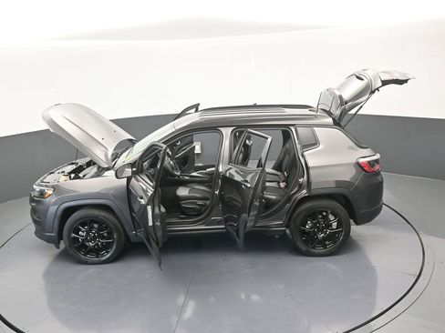 Used 2022 Jeep Compass Altitude image 61