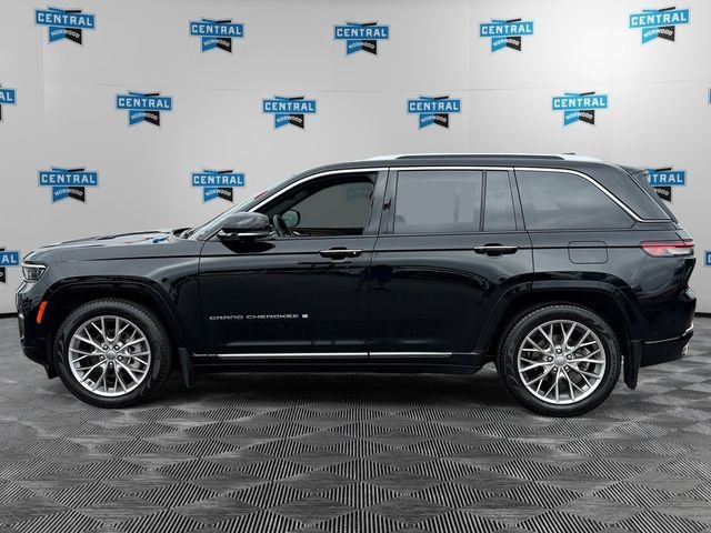 Certified 2023 Jeep Grand Cherokee Summit w/ Luxury Tech Group V AWD/4WD image 2