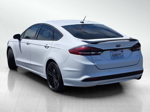 Used 2018 Ford Fusion SE w/ Equipment Group 201A FWD image 8