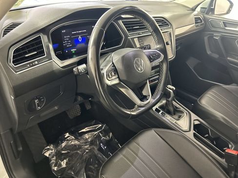Used 2022 Volkswagen Tiguan SE FWD image 13