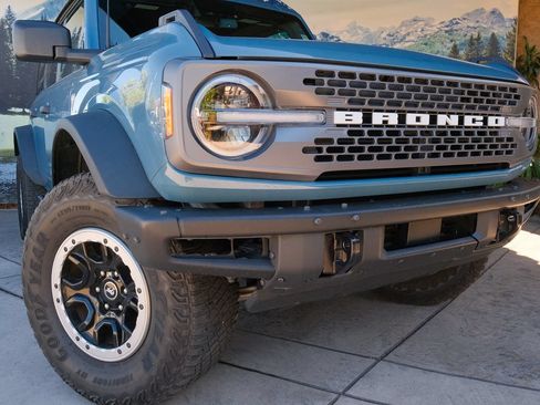 Used 2021 Ford Bronco Badlands w/ Sasquatch Package AWD/4WD image 7