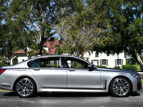 Used 2020 BMW 740i w/ Luxury Rear Seating Package image 7