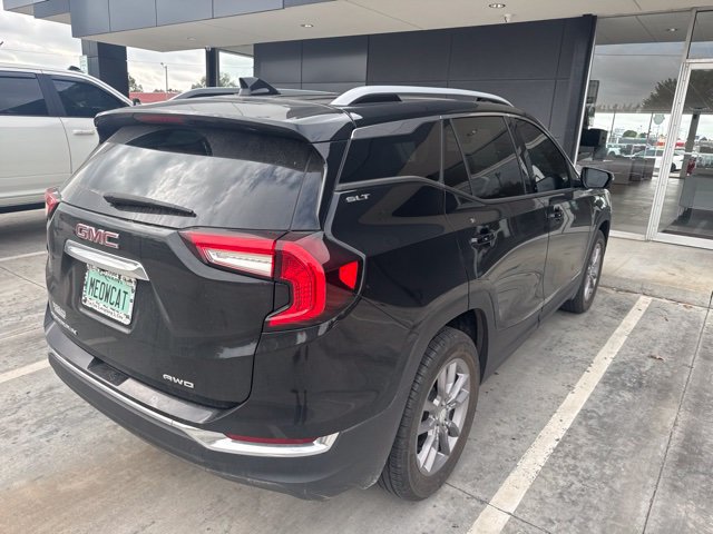 Used 2024 GMC Terrain SLT AWD/4WD image 4