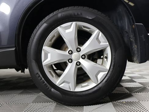 Used 2014 Subaru Forester 2.5i Limited image 9