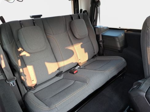 Used 2025 Jeep Wrangler Sport AWD/4WD image 11