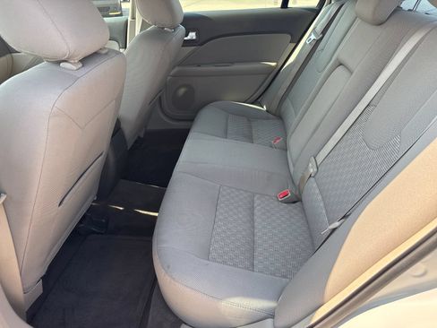 Used 2011 Ford Fusion SE FWD image 26