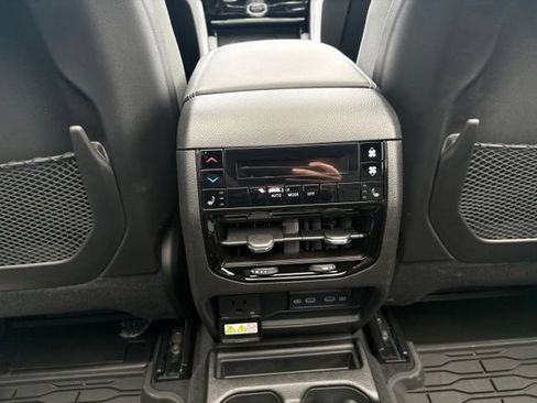 New 2026 Jeep Grand Cherokee L Limited w/ Limited Altitude Package AWD/4WD image 13