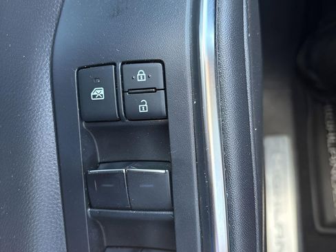 Used 2020 Toyota Highlander Limited AWD/4WD image 28