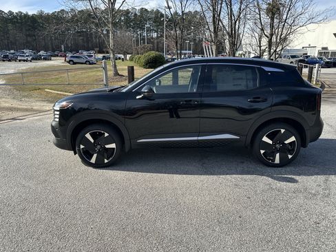 New 2026 Nissan Kicks SR image 8