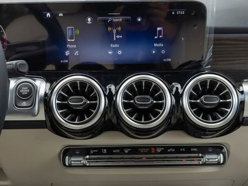 New 2026 Mercedes-Benz GLB 250 4MATIC image 25