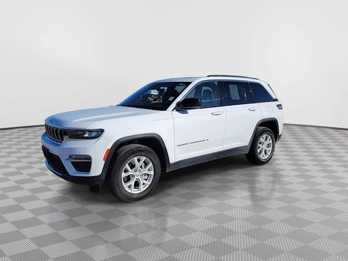 Used 2023 Jeep Grand Cherokee Limited AWD/4WD image 4